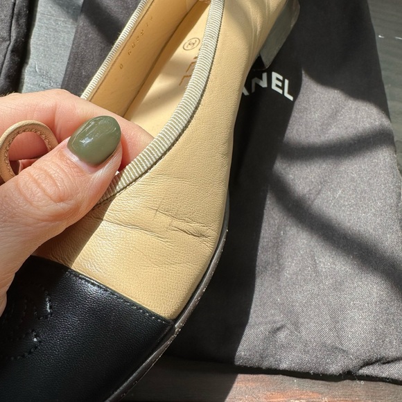 Chanel nude/black cap toe ballerinas 37.5 C - Picture 13 of 15
